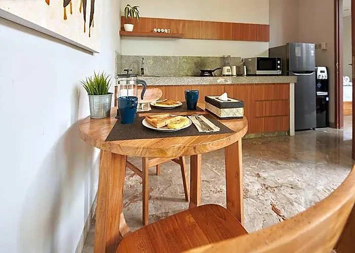 Hotel Prema Uja 3*